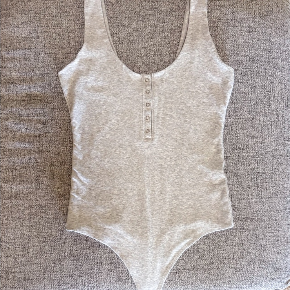 Abercrombie Gray Scoop Neck Bodysuit
